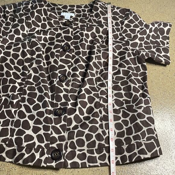 Charter Club Giraffe print brown and cream short sleeve jacket faux wood buttons - Picture 12 of 13